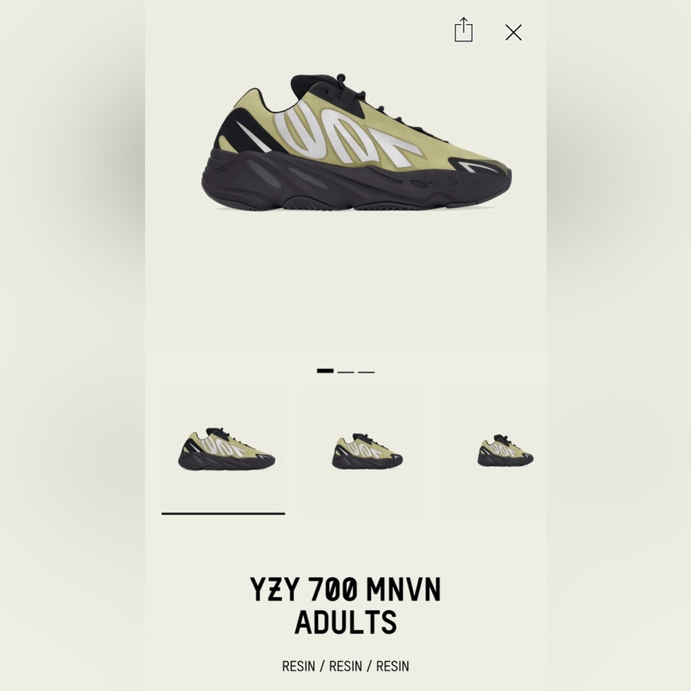 YEEZY 700 MNVN 43 1/2 (9.5US)